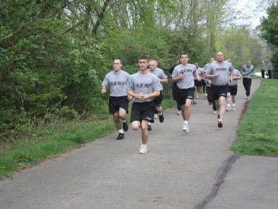 men running in army physical fitness test (APFT)
